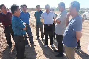 自治區(qū)水利廳副廳長于長劍檢查黃河二期防洪工程